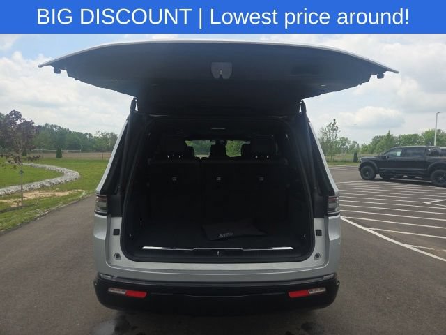 Used 2024 Jeep Grand Wagoneer Series III w/ Quick Order Packagew 28T AWD/4WD image 14