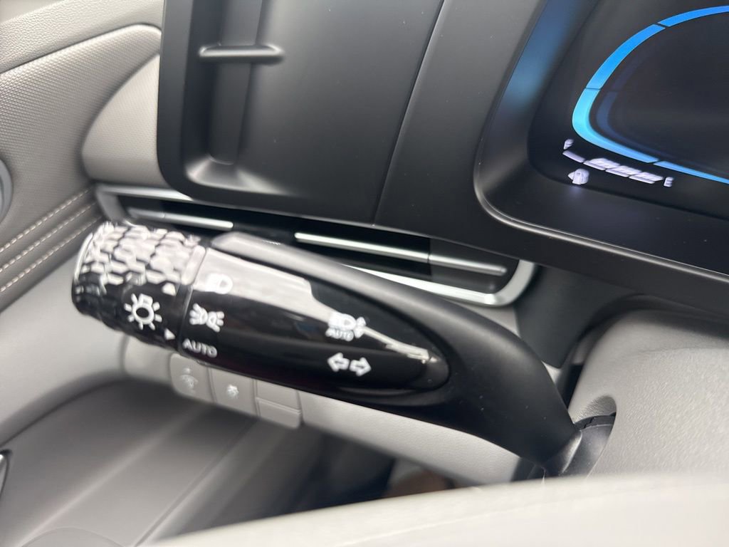 Used 2025 Hyundai Elantra Sport image 27