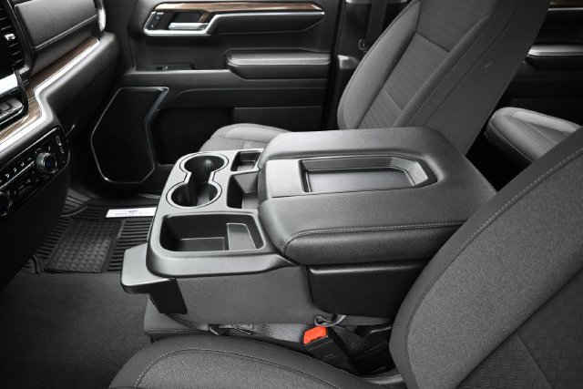 Used 2024 Chevrolet Silverado 1500 LT AWD/4WD image 29