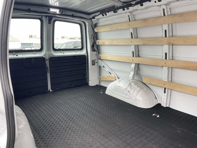 Used 2025 Chevrolet Express 2500 w/ Driver Convenience Package RWD image 10