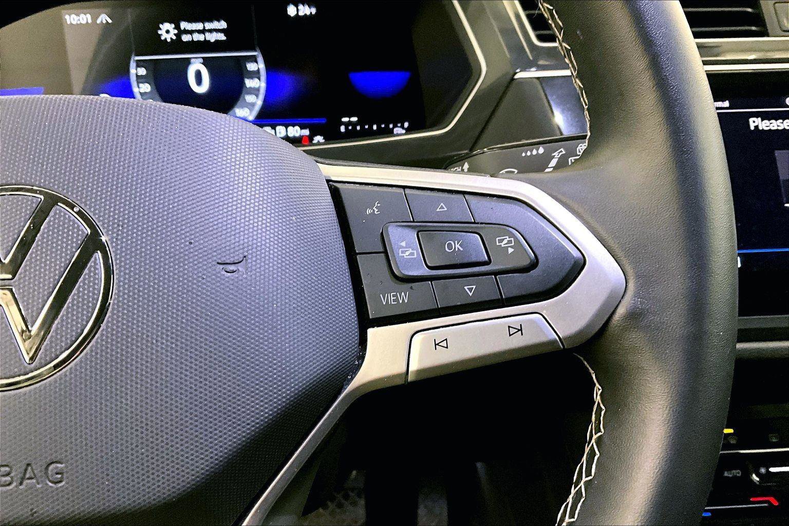 Used 2024 Volkswagen Tiguan SE image 18