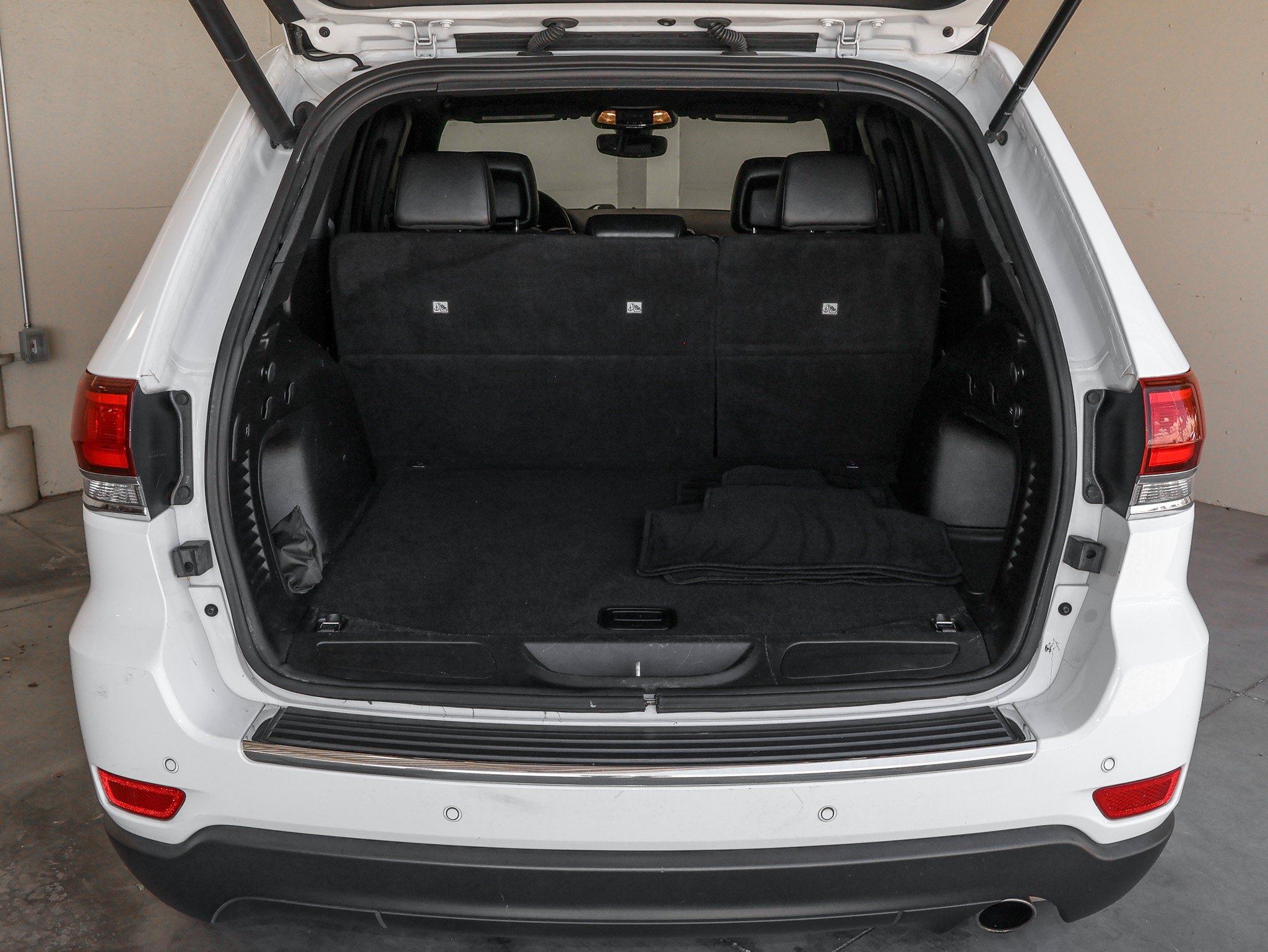 Used 2022 Jeep Grand Cherokee Limited AWD/4WD image 48