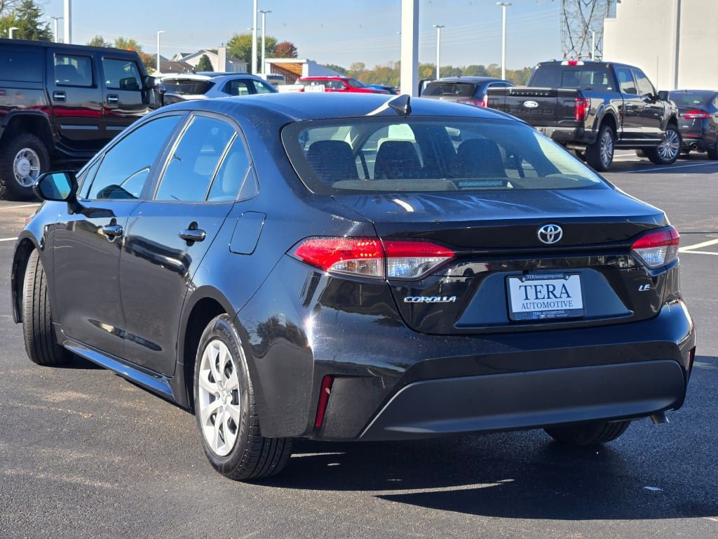 Used 2024 Toyota Corolla LE FWD image 11
