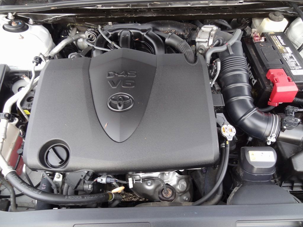 Used 2019 Toyota Avalon Limited image 48