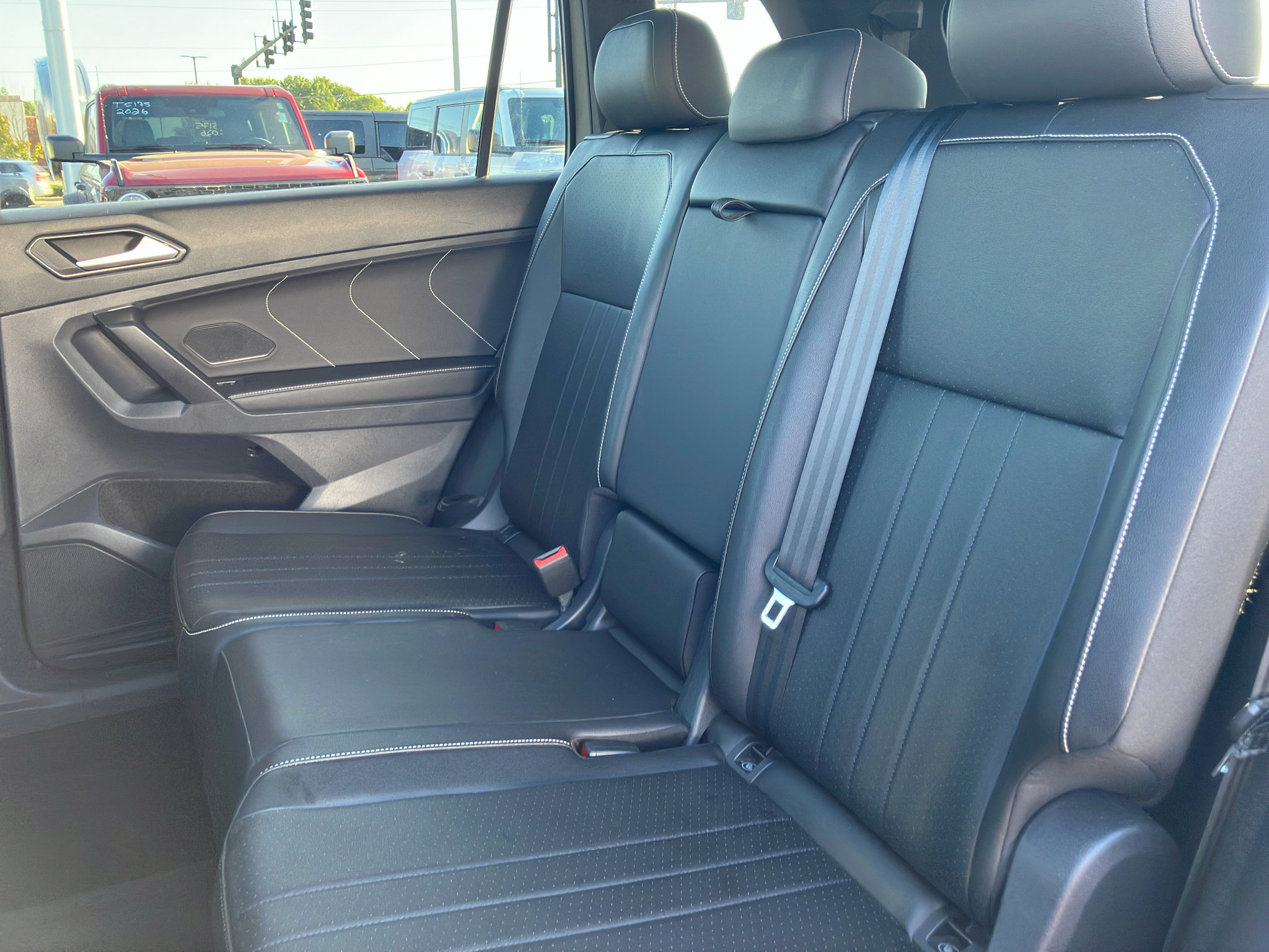 Used 2023 Volkswagen Tiguan SE R-Line FWD image 30