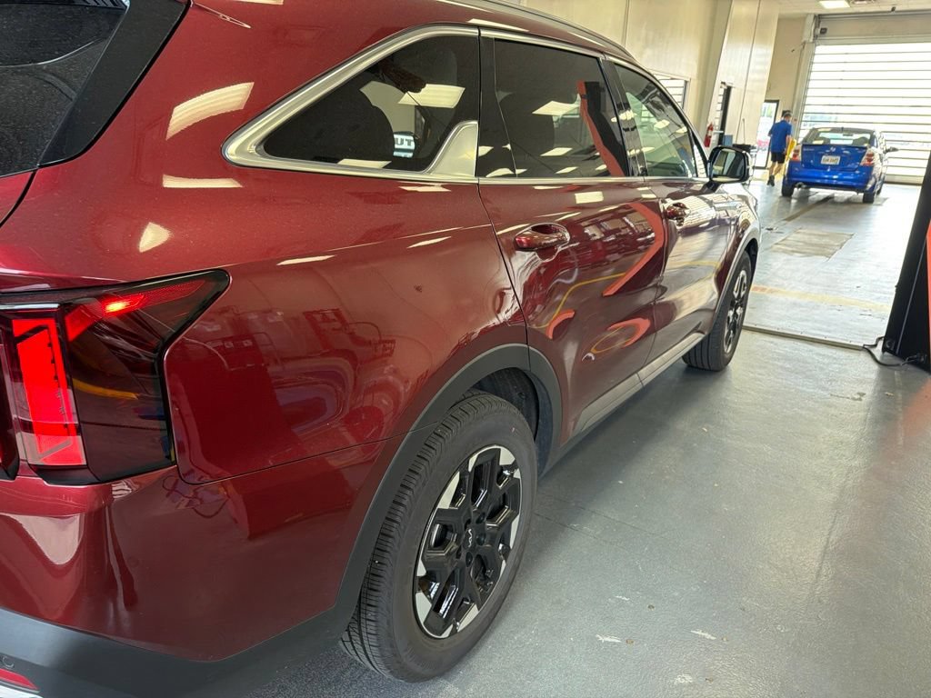 Used 2025 Kia Sorento S w/ Panoramic Sunroof Package FWD image 5
