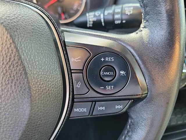 Used 2021 Toyota RAV4 XLE Premium FWD image 11