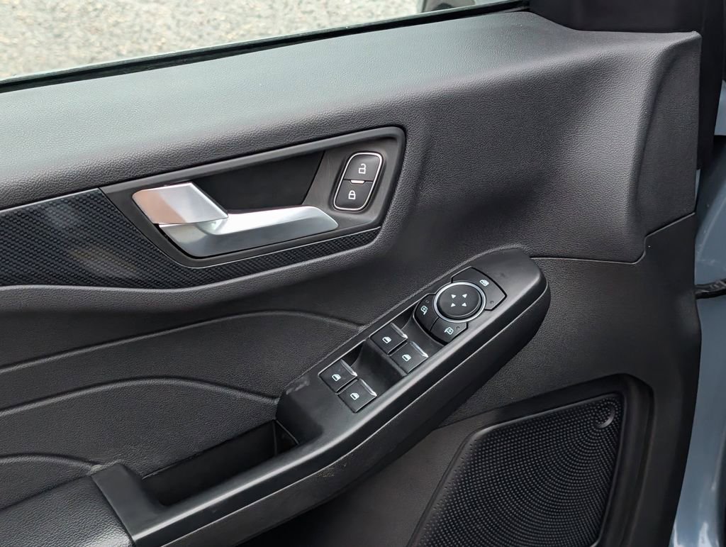 Certified 2025 Ford Escape ST-Line image 15