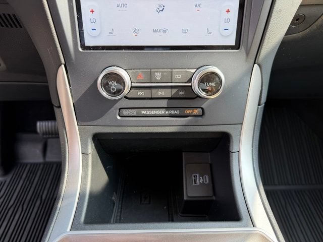 Certified 2023 Ford Edge SEL w/ Convenience Package AWD/4WD image 17