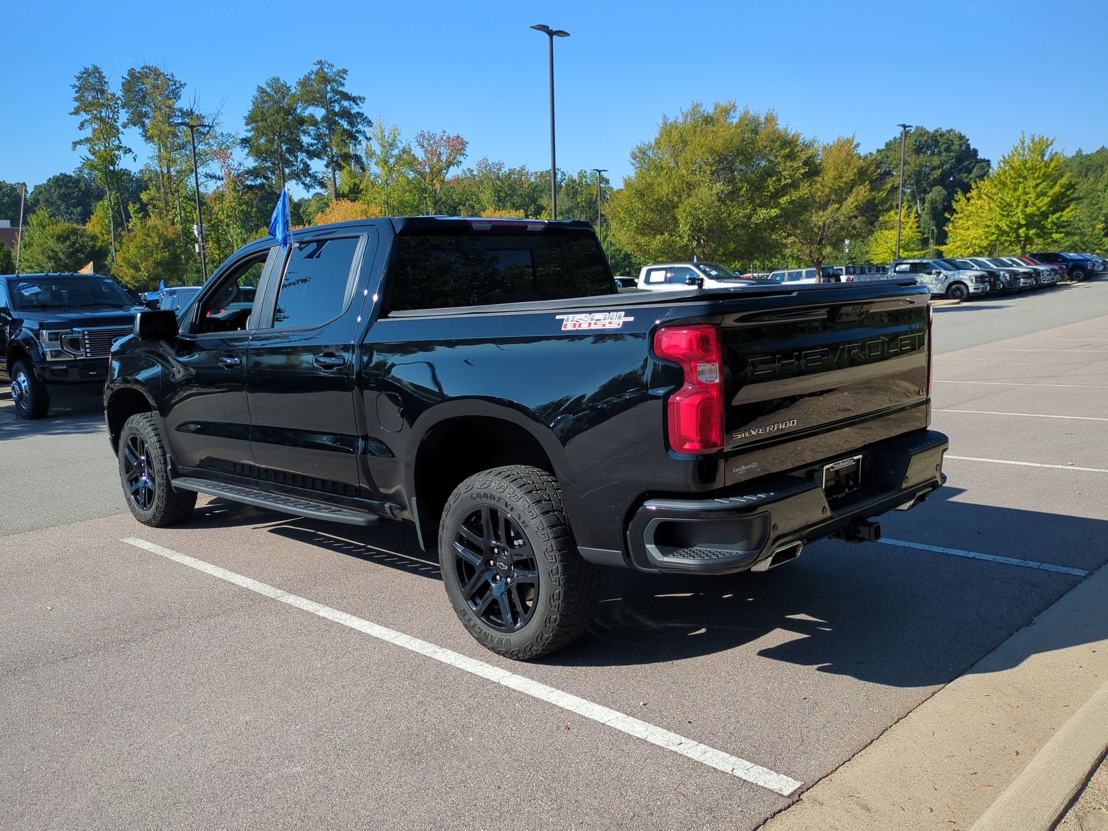 Used 2024 Chevrolet Silverado 1500 LT Trail Boss w/ Convenience Package II AWD/4WD image 6
