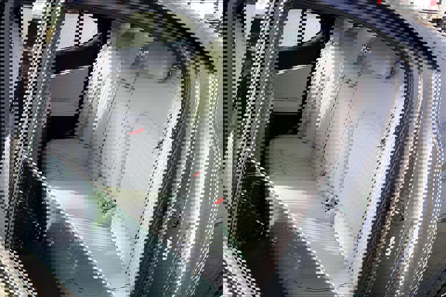 Used 2025 Genesis G70 2.5T w/ Sport Prestige Package image 19