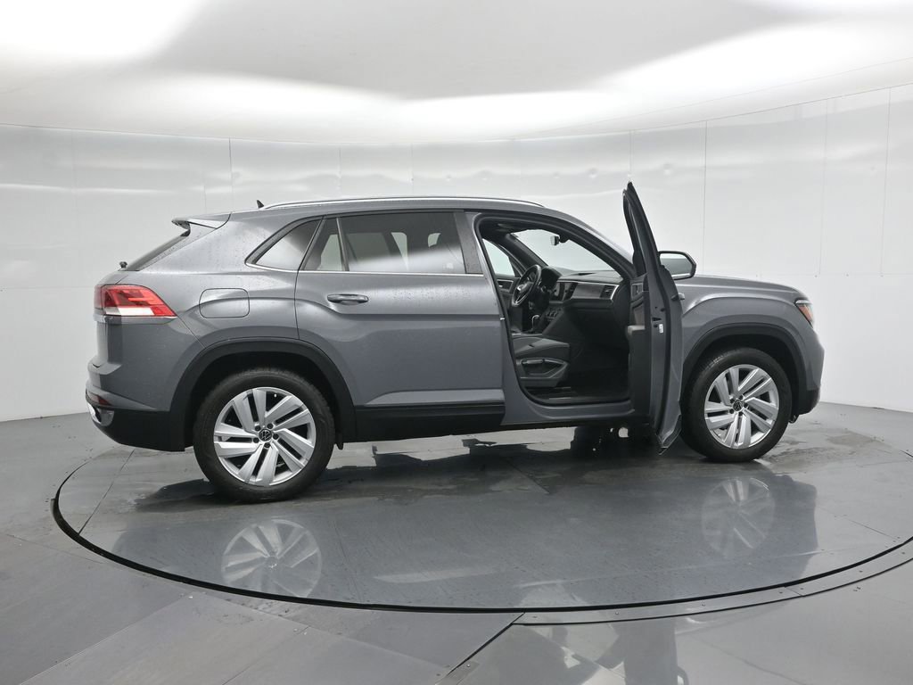 Used 2021 Volkswagen Atlas Cross Sport SE w/ Panoramic Sunroof Package image 32