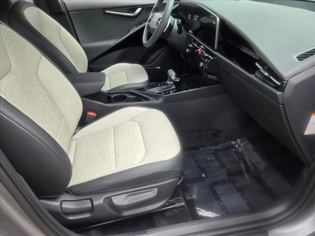 Used 2025 Kia Niro FWD image 19