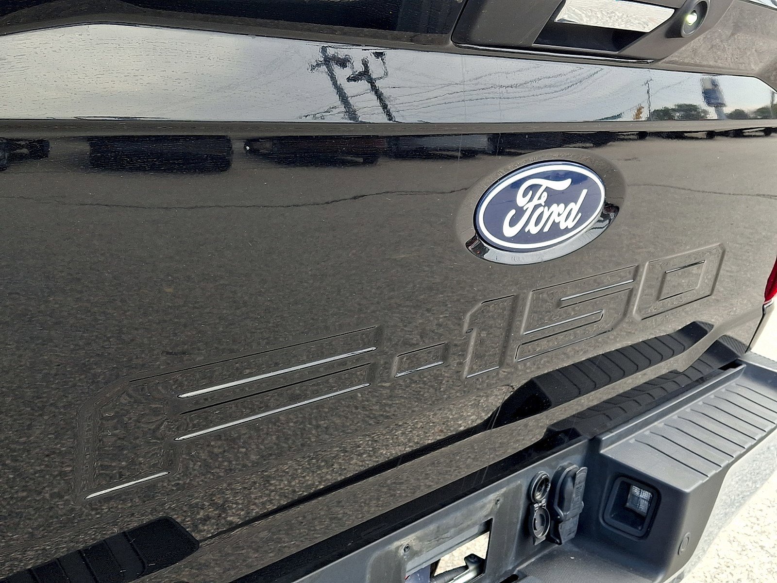 Certified 2024 Ford F150 XLT w/ Mobile Office Package image 29