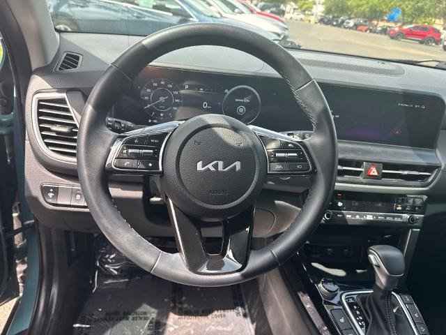 Used 2025 Kia Seltos EX AWD/4WD image 13