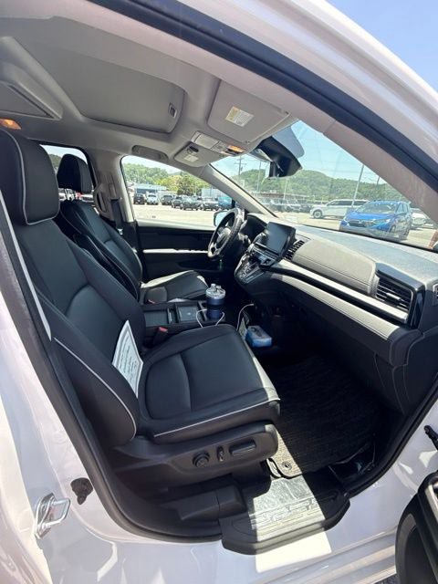 Used 2025 Honda Odyssey Touring image 18