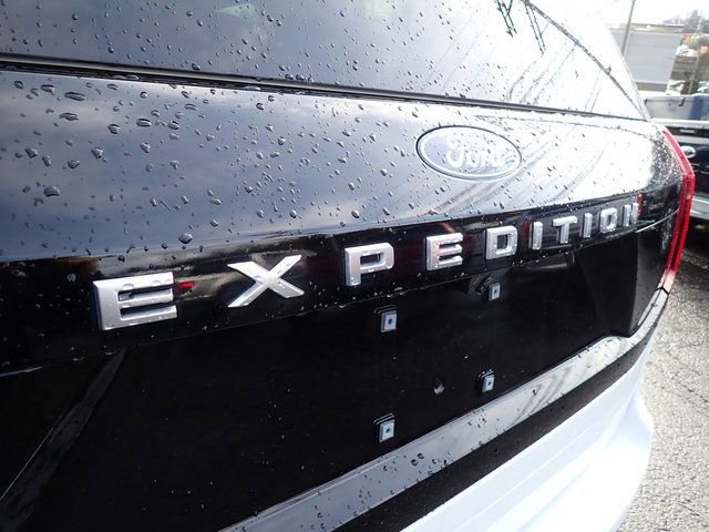 Certified 2025 Ford Expedition Active AWD/4WD image 6