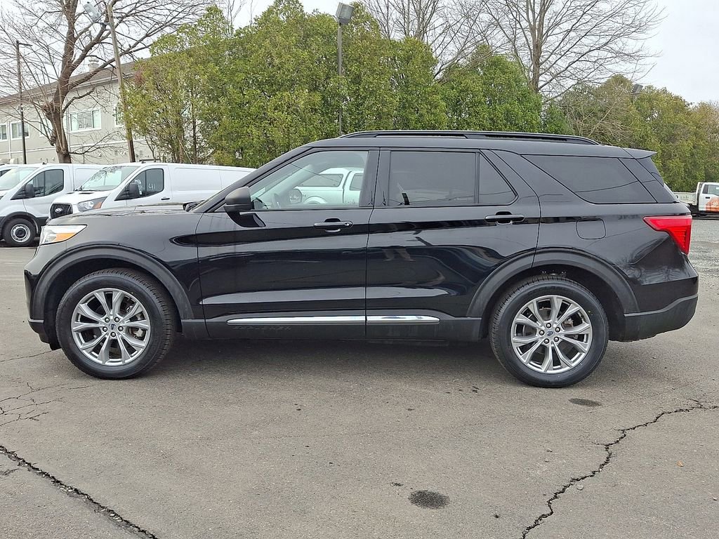 Certified 2021 Ford Explorer XLT w/ Equipment Group 202A image 2