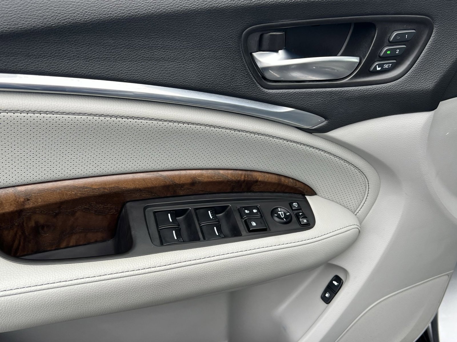 Used 2020 Acura MDX SH-AWD w/ Technology Package image 15