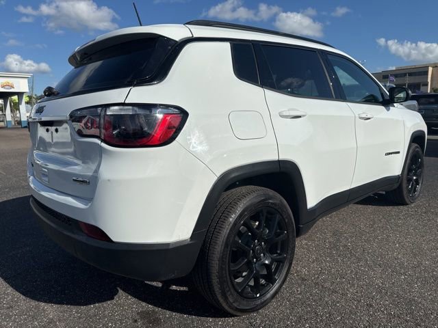 Used 2025 Jeep Compass Latitude w/ Convenience Group image 3