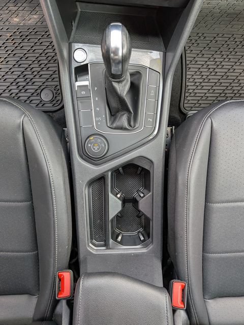 Used 2020 Volkswagen Tiguan SE R-Line AWD/4WD image 17