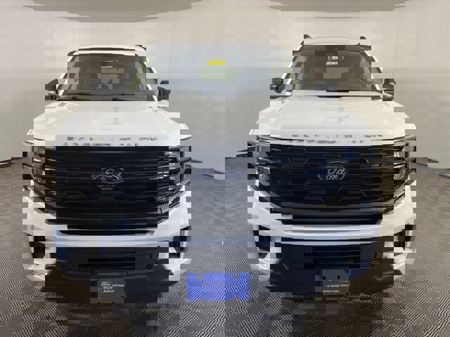 Certified 2025 Ford Expedition Active image 7