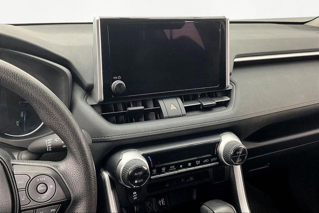 Used 2024 Toyota RAV4 LE image 8