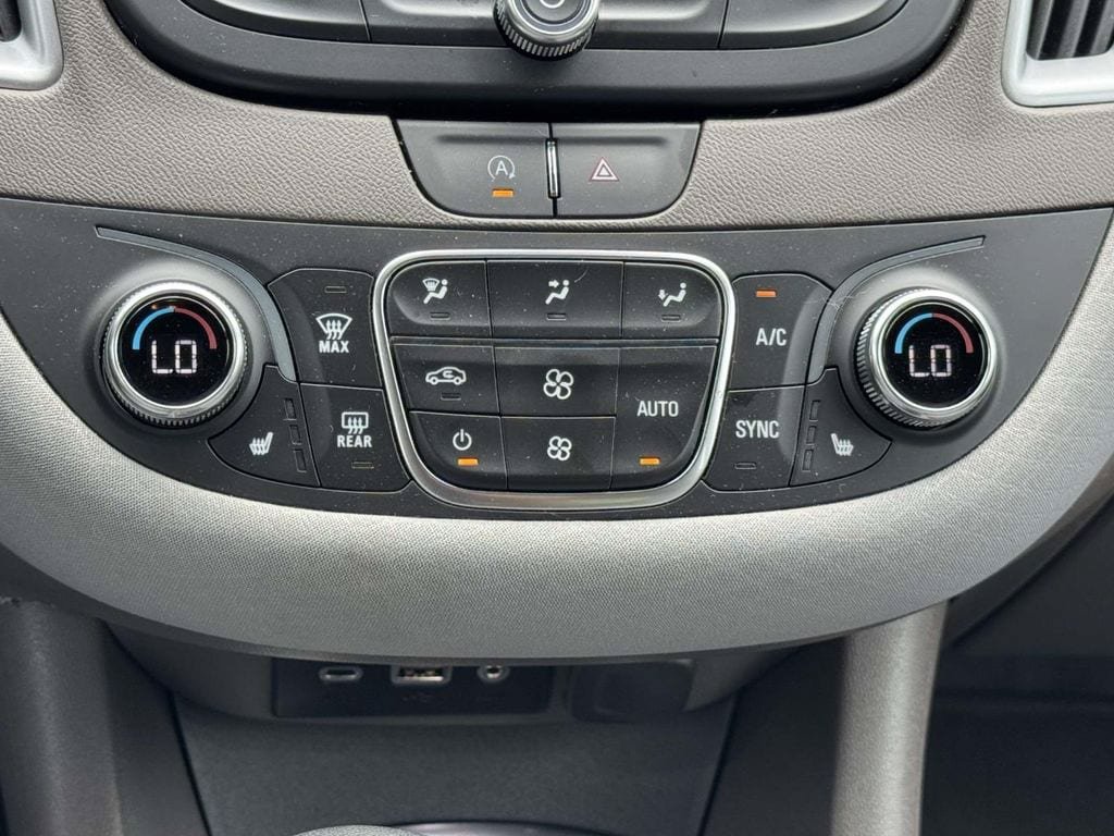 Used 2024 Chevrolet Malibu LT FWD image 5