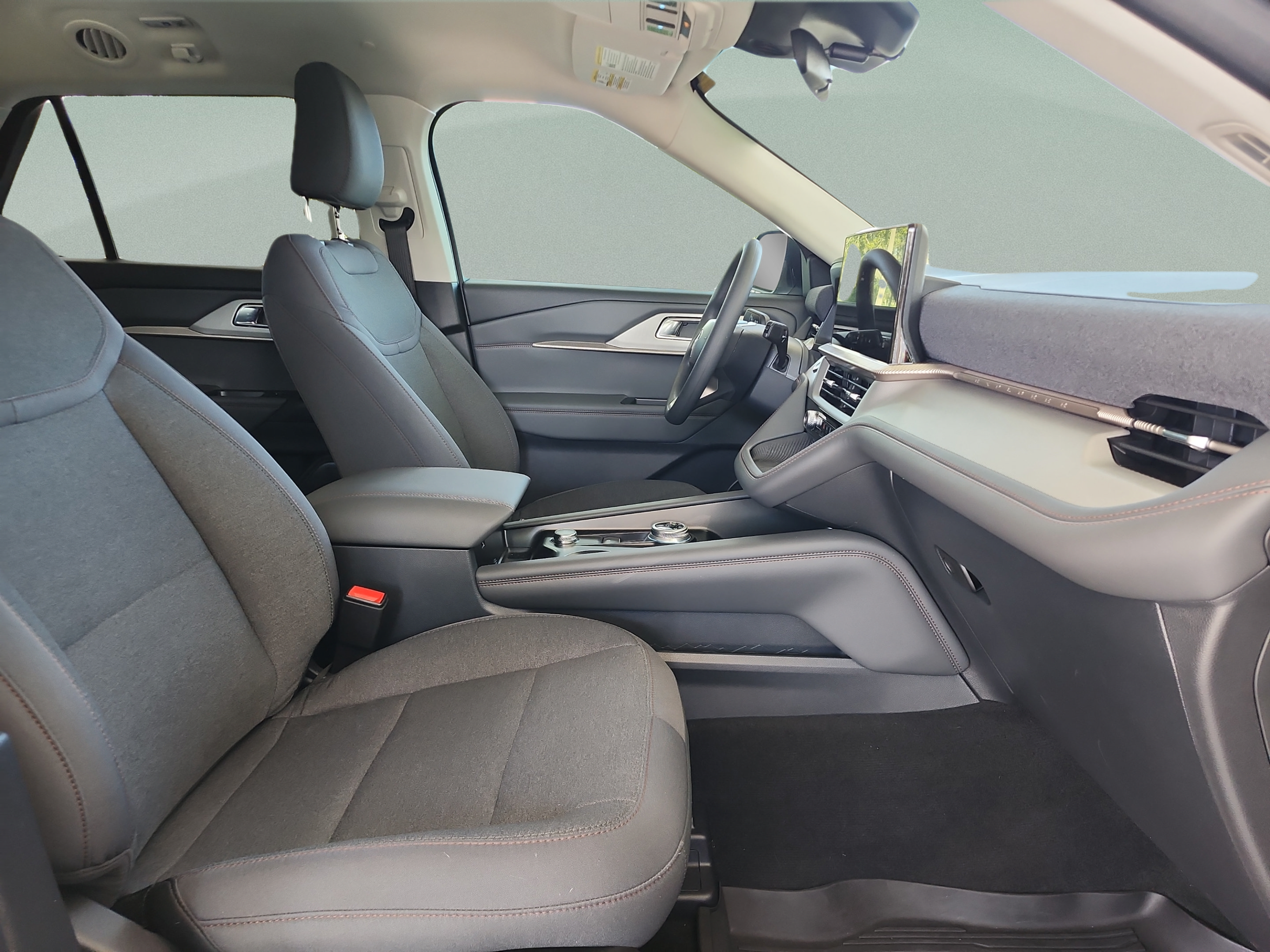 Certified 2026 Ford Explorer Active RWD image 19