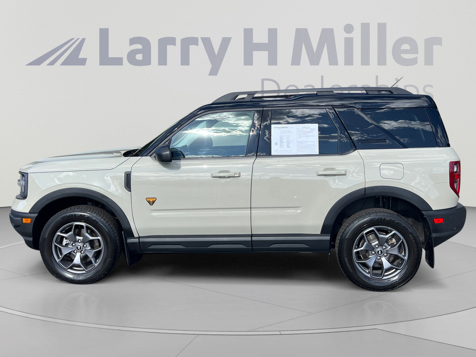 Certified 2024 Ford Bronco Sport Badlands w/ Premium Package AWD/4WD image 2