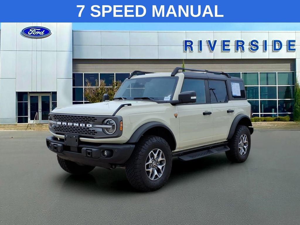 Certified 2025 Ford Bronco Badlands AWD/4WD image 3