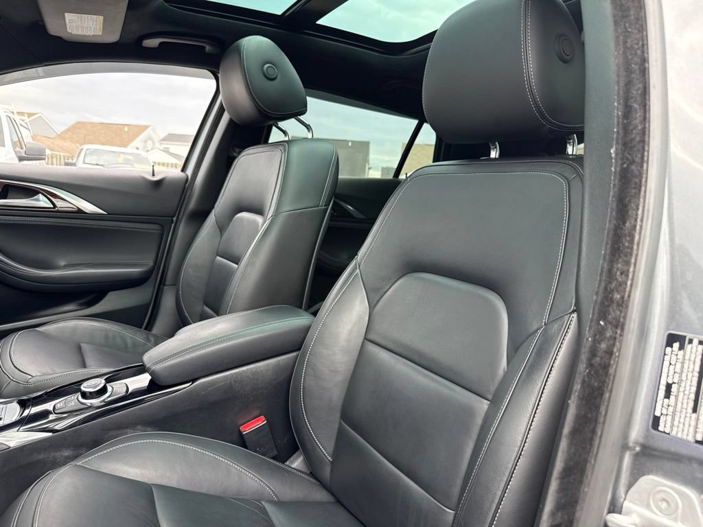 Used 2017 INFINITI QX30 Premium w/ Navigation Package AWD/4WD image 15