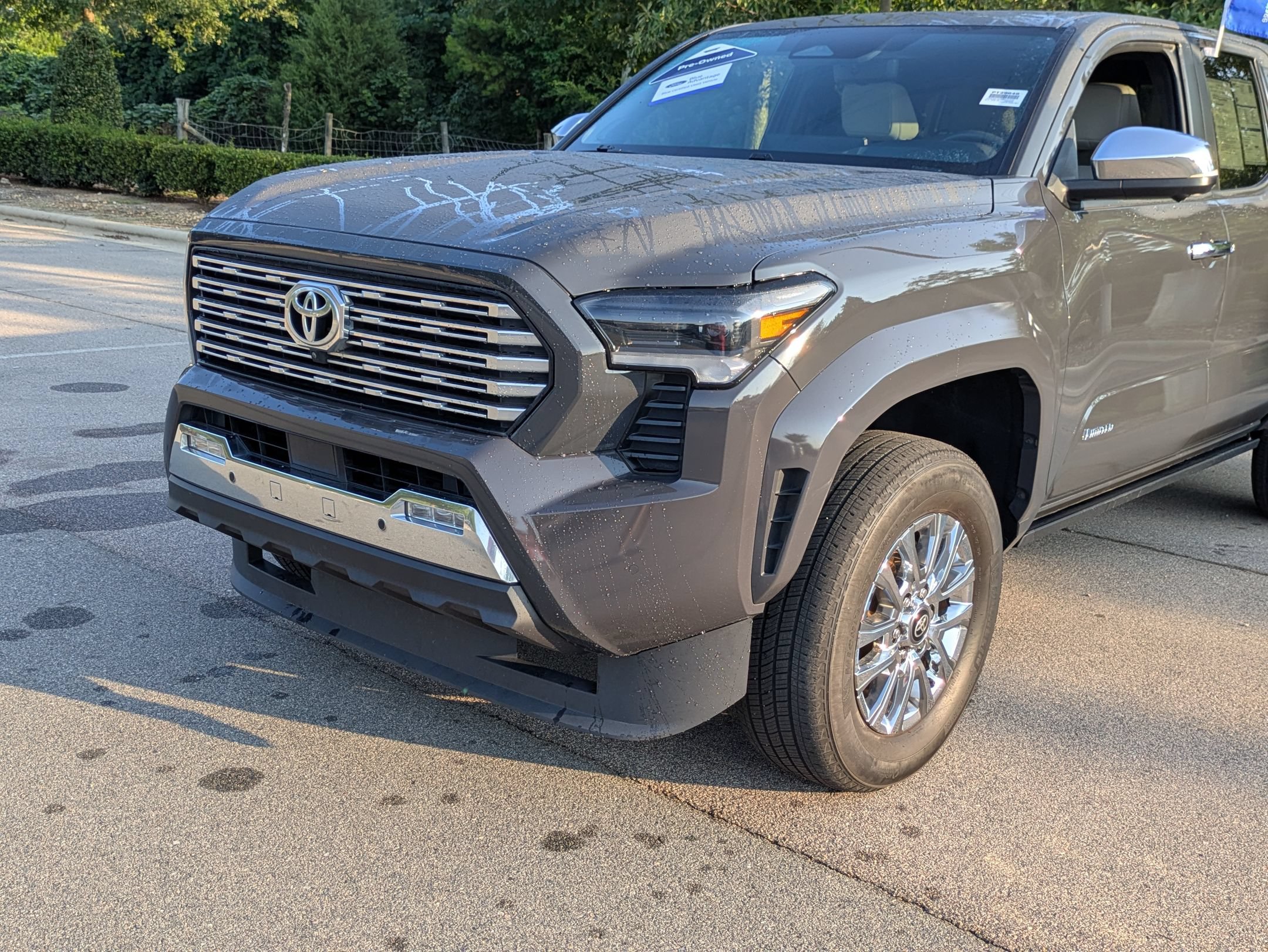 Used 2024 Toyota Tacoma Limited w/ Limited Package (LT) AWD/4WD image 10