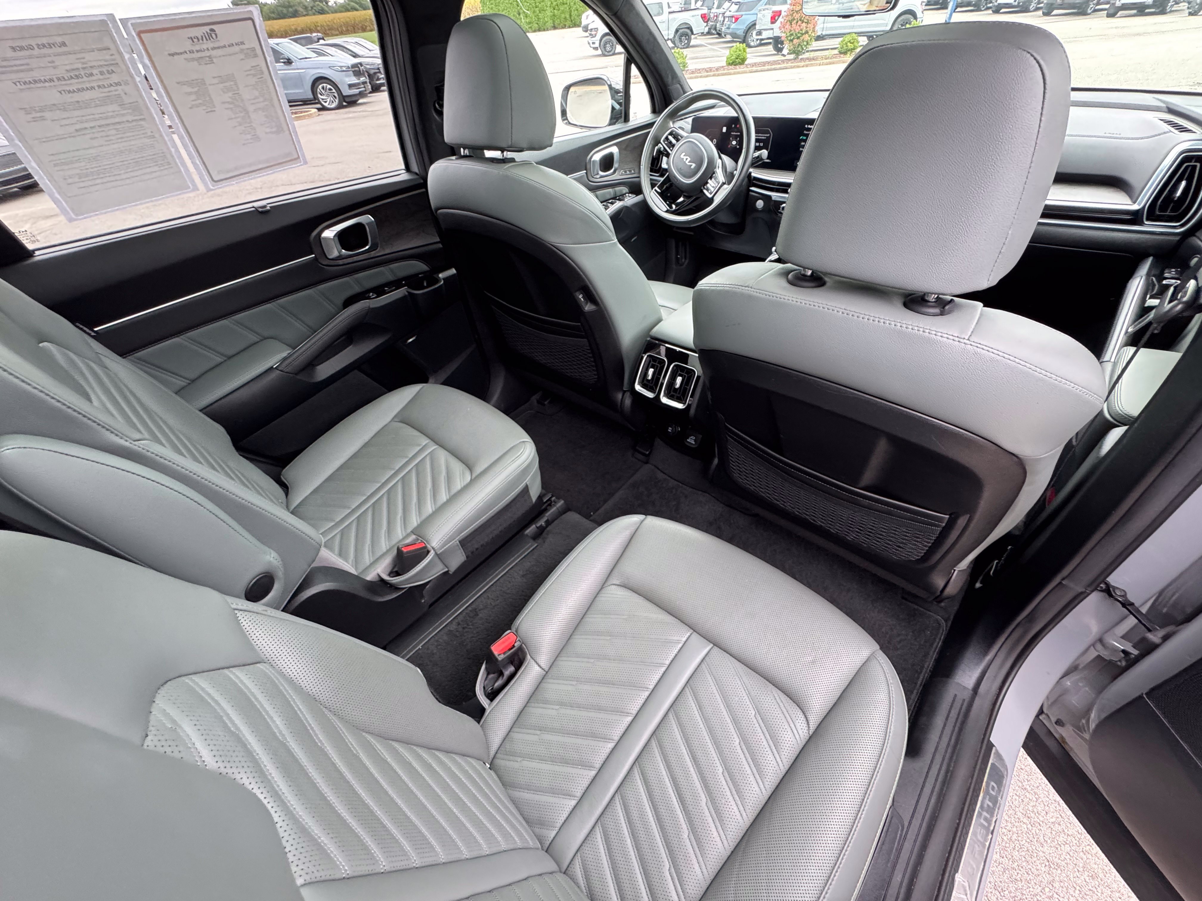 Used 2024 Kia Sorento SX Prestige w/ Sage Leather Package AWD/4WD image 20