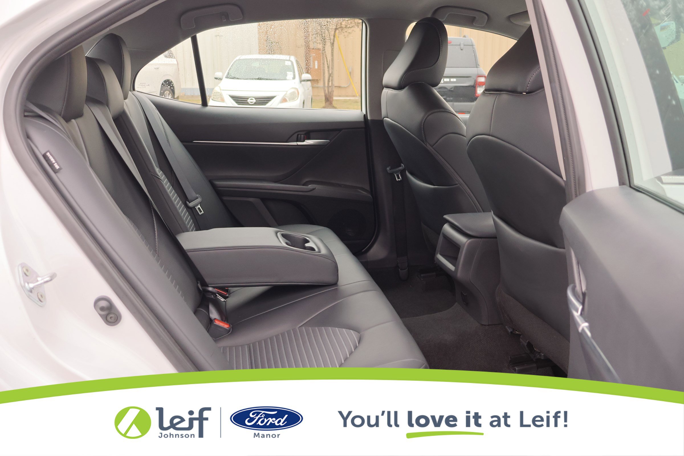 Used 2024 Toyota Camry SE image 30