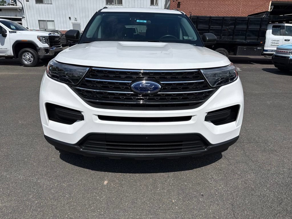 Certified 2023 Ford Explorer XLT AWD/4WD image 2