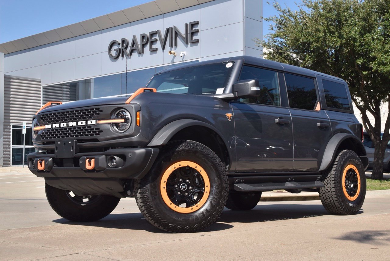Certified 2025 Ford Bronco Badlands AWD/4WD image 2