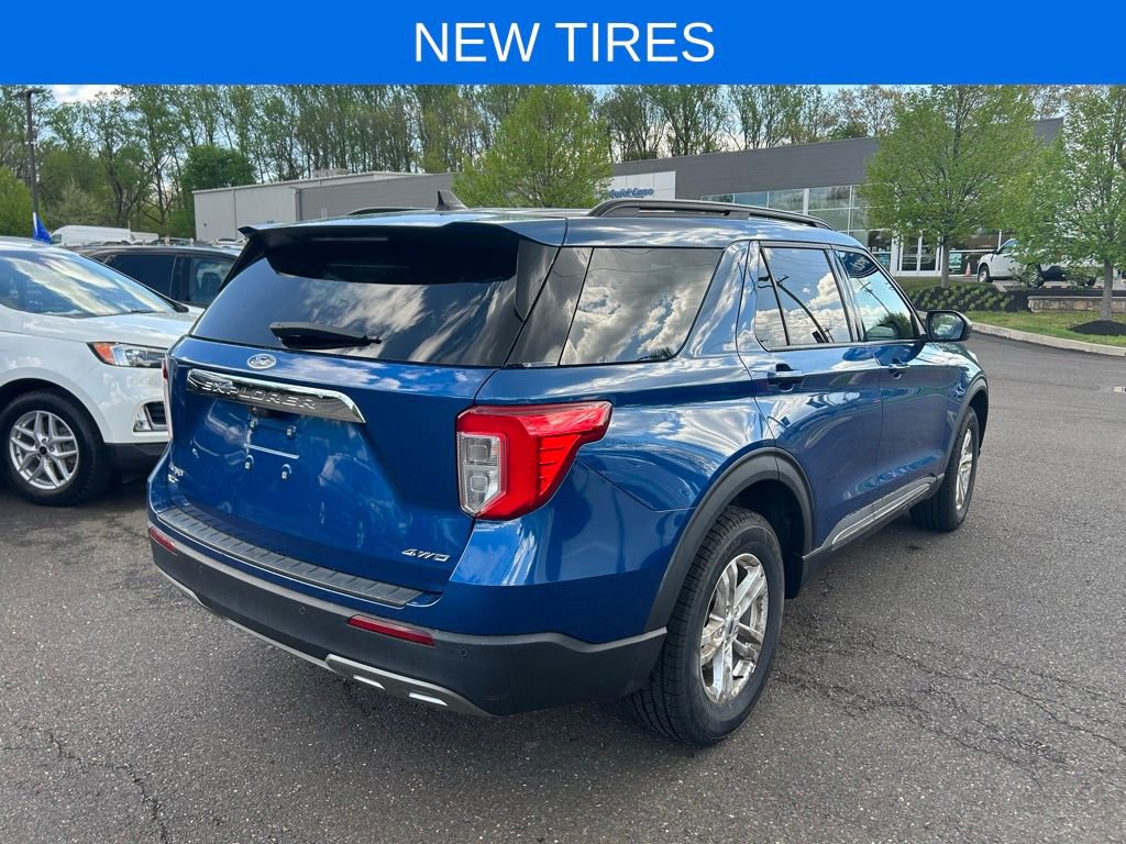 Certified 2022 Ford Explorer XLT w/ Equipment Group 202A AWD/4WD image 5