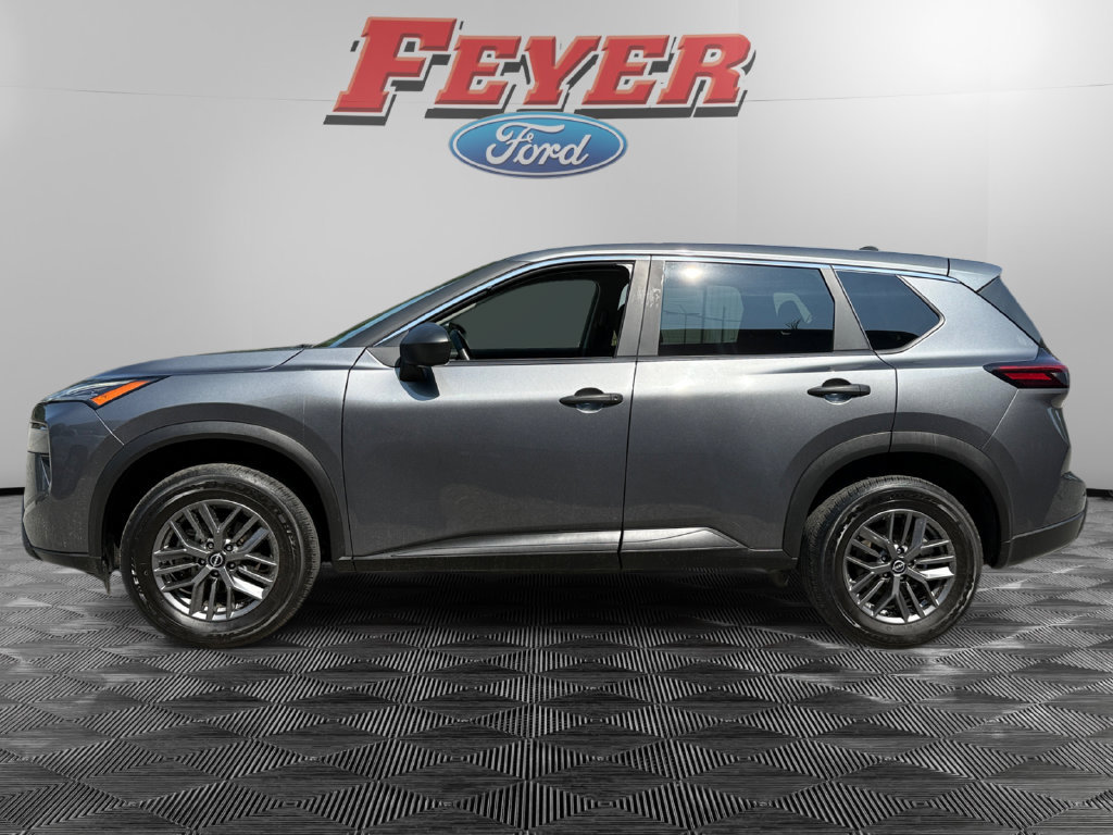 Used 2024 Nissan Rogue S FWD image 2