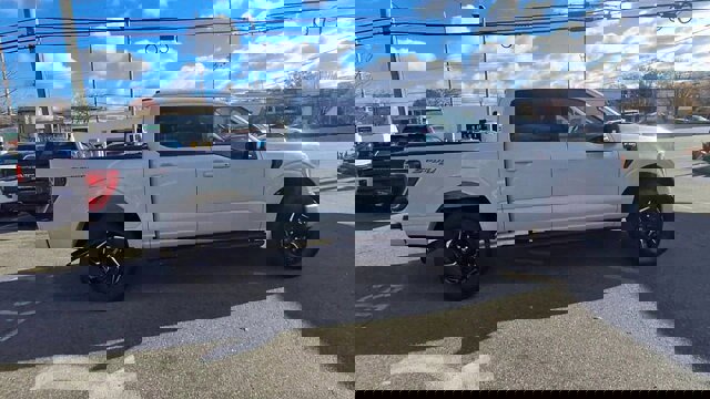 Certified 2022 Ford F150 XLT w/ Equipment Group 302A High image 9