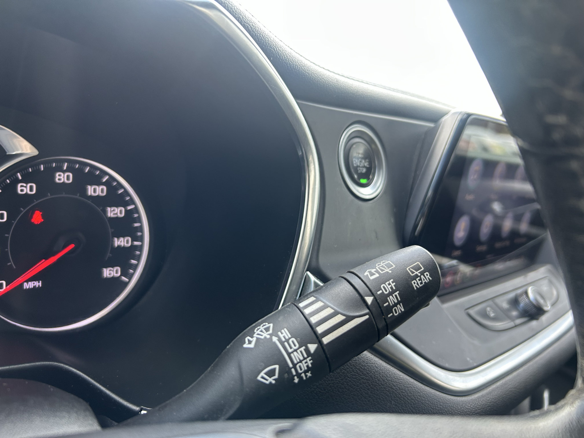 Used 2021 Chevrolet Blazer LT w/ Sound & Technology Package FWD image 15