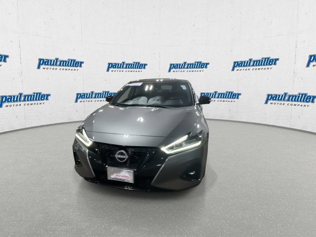 Used 2023 Nissan Maxima SR w/ Sport Mat Group FWD image 4