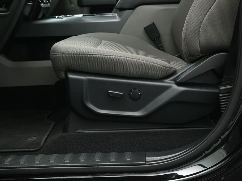 Certified 2021 Ford F250 XLT w/ XLT Premium Package image 36