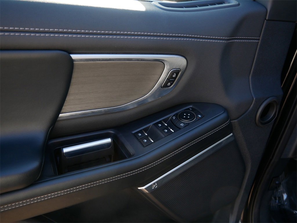 Certified 2025 Ford Expedition Max Platinum image 18