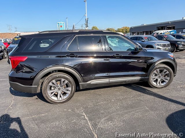 Certified 2022 Ford Explorer XLT w/ Equipment Group 202A AWD/4WD image 11
