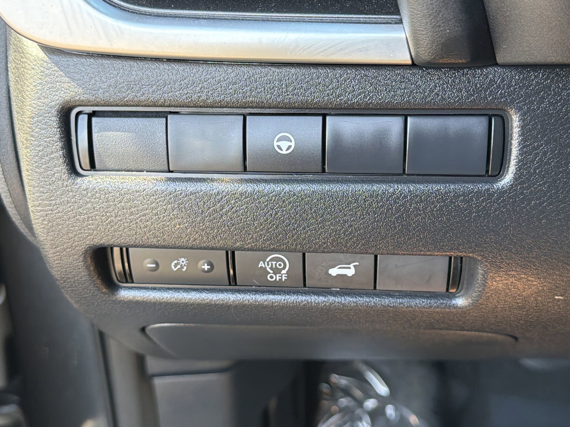 Used 2024 Nissan Rogue SV image 21