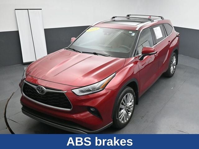 Used 2025 Toyota Highlander Platinum AWD/4WD image 23