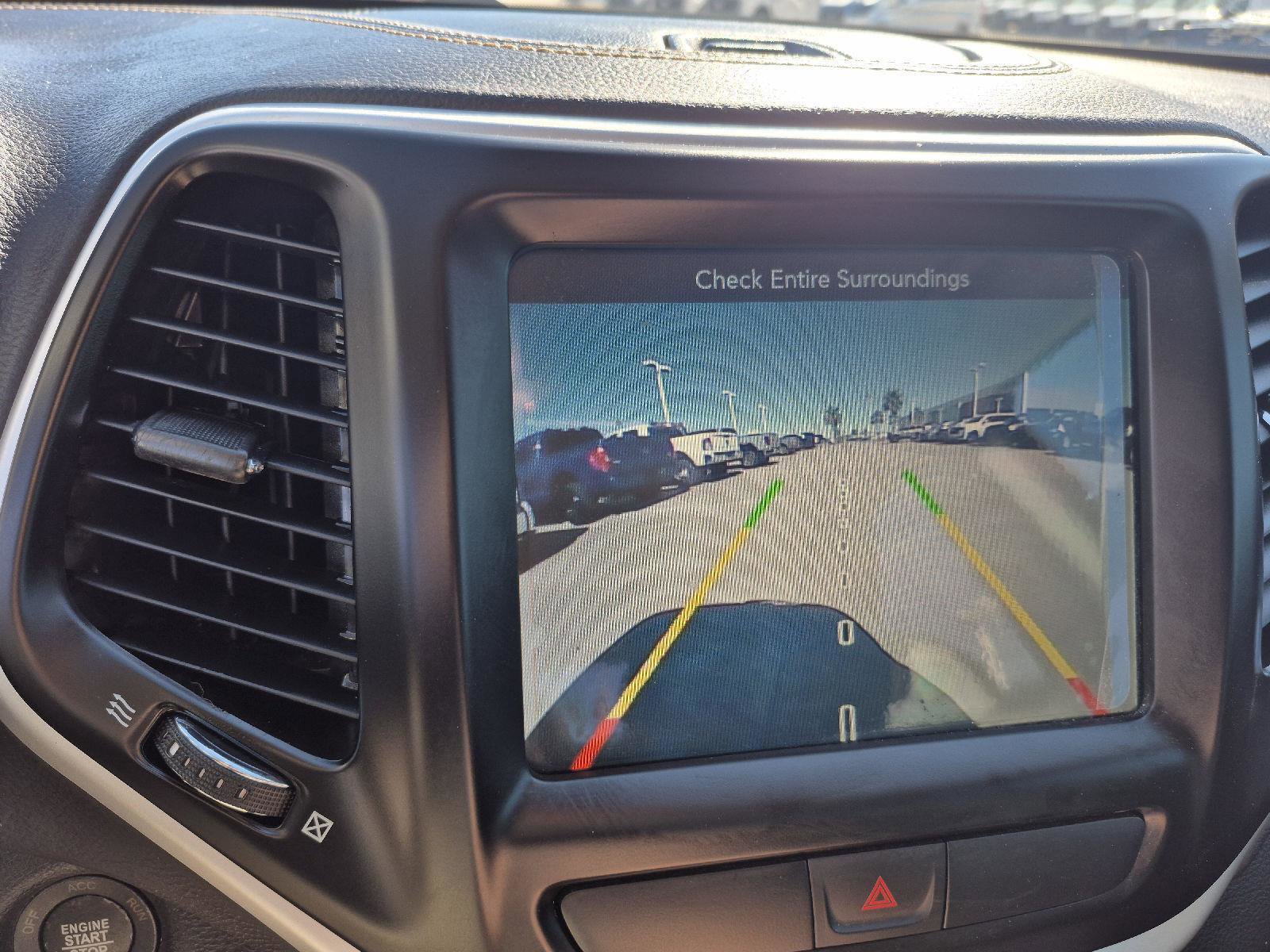 Used 2018 Jeep Cherokee Latitude Plus image 19