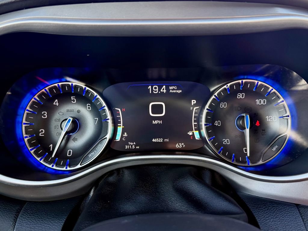 Used 2025 Chrysler Pacifica Select image 25