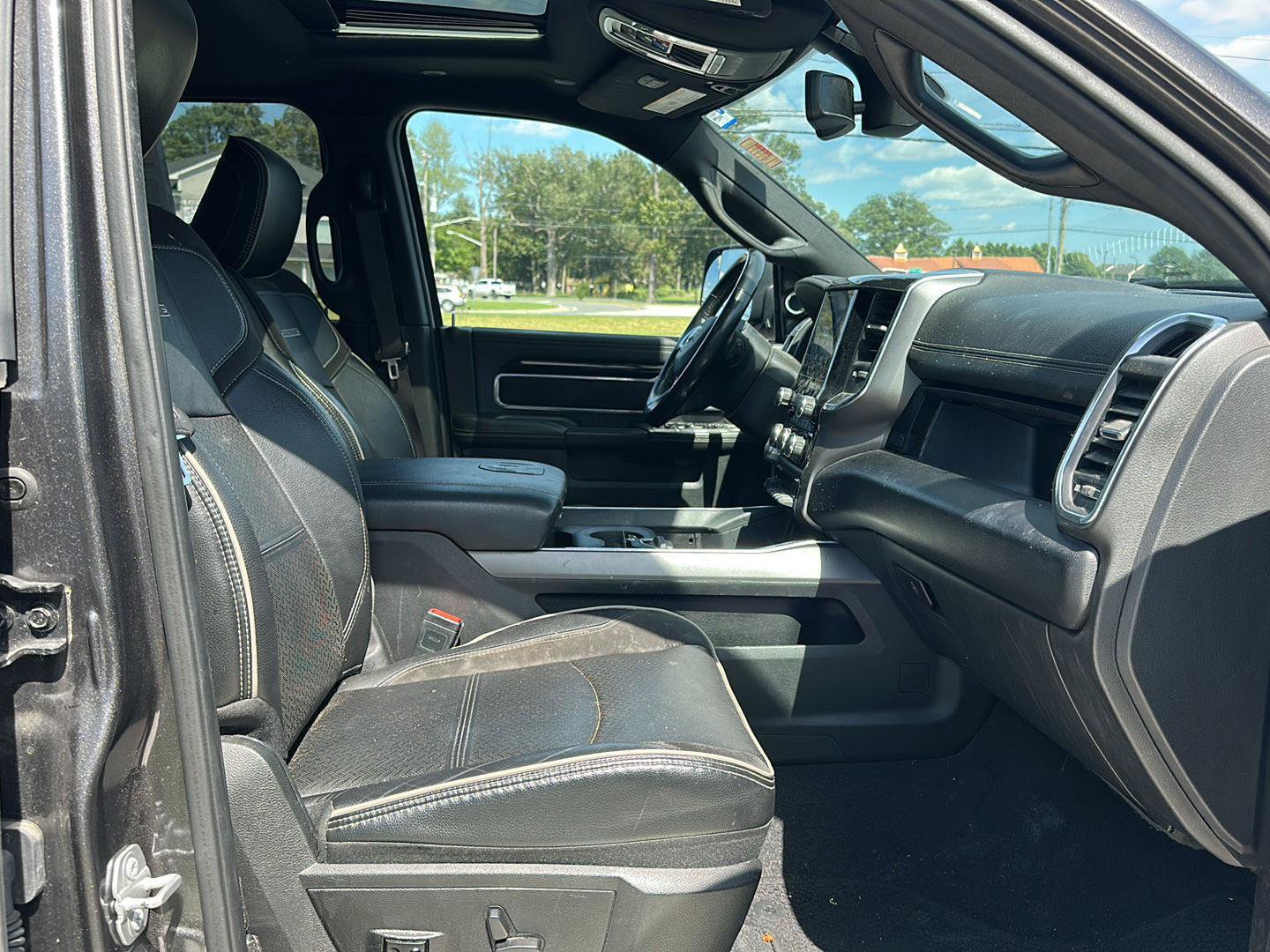 Used 2022 RAM 2500 Laramie AWD/4WD image 12